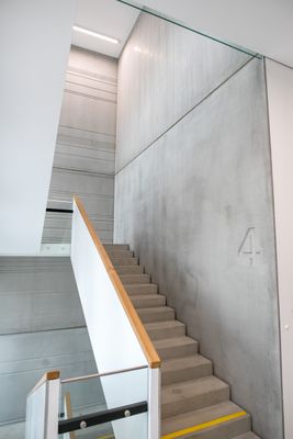 Precast concrete stairs